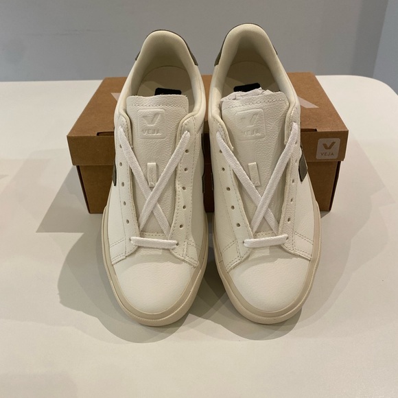Veja Campo Sneaker in White/Kaki Green sz 39EU/8US New in Box - Picture 5 of 8